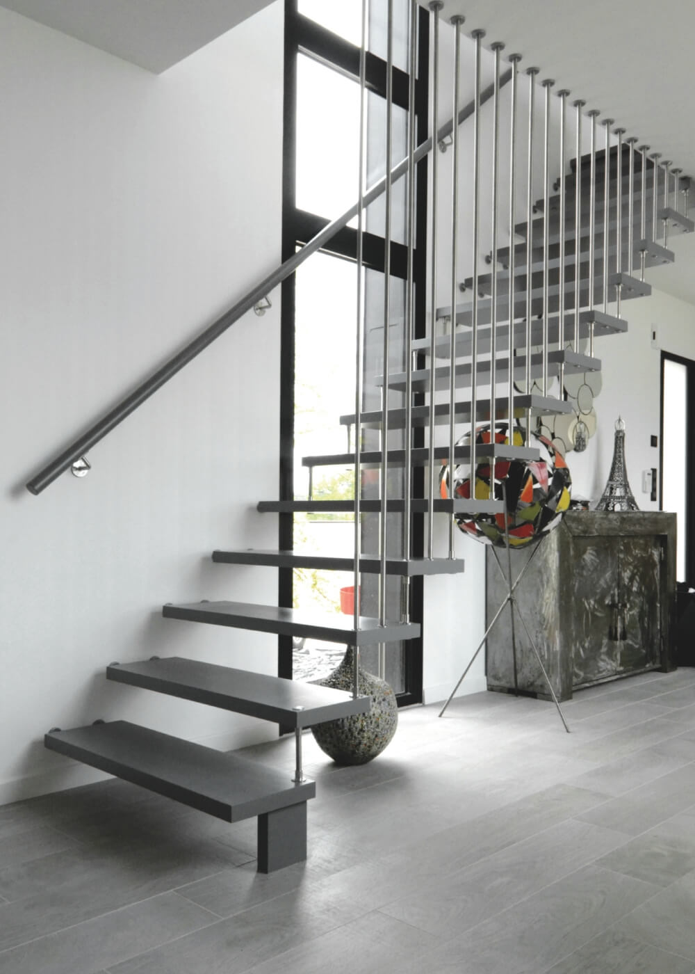 escalier-suspendu-artisan-bellifontain-treppenmeister-rampe