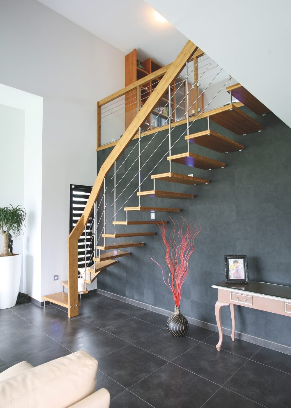 escalier-suspendu-bois-métal-artisan-bellifontain-treppenmeister (2)
