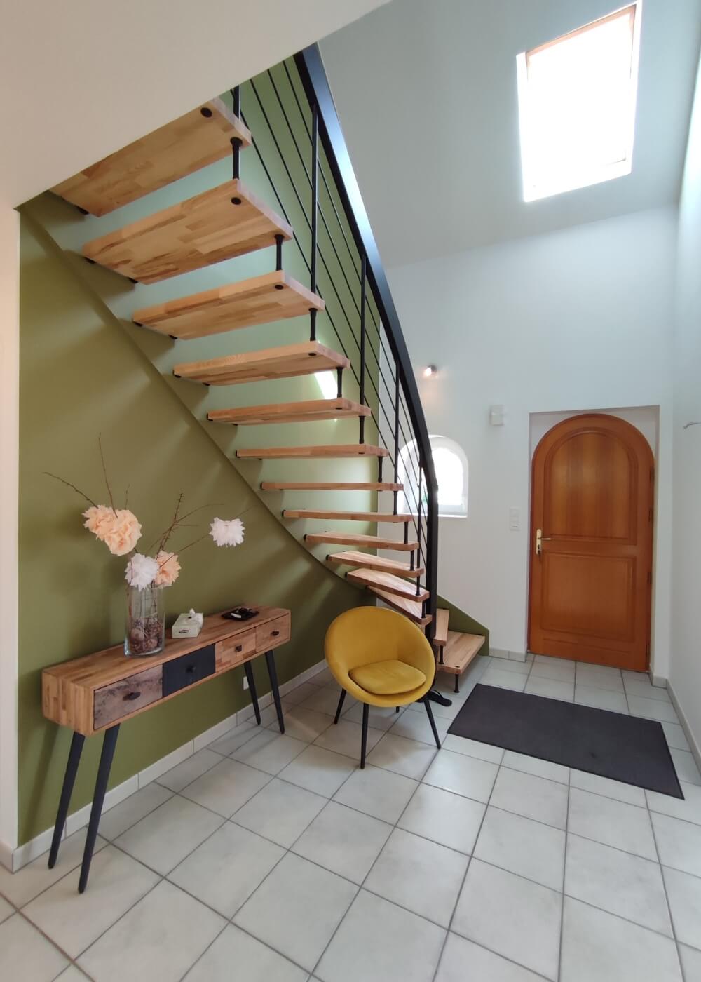 escalier-suspendu-bois-métal-artisan-bellifontain-treppenmeister (3)